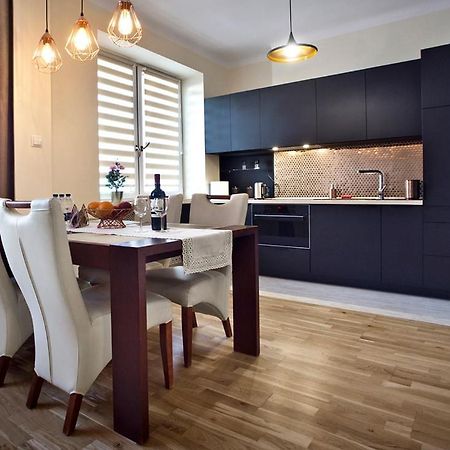 Niepodleglosci Serviced Apartments Varsavia Esterno foto