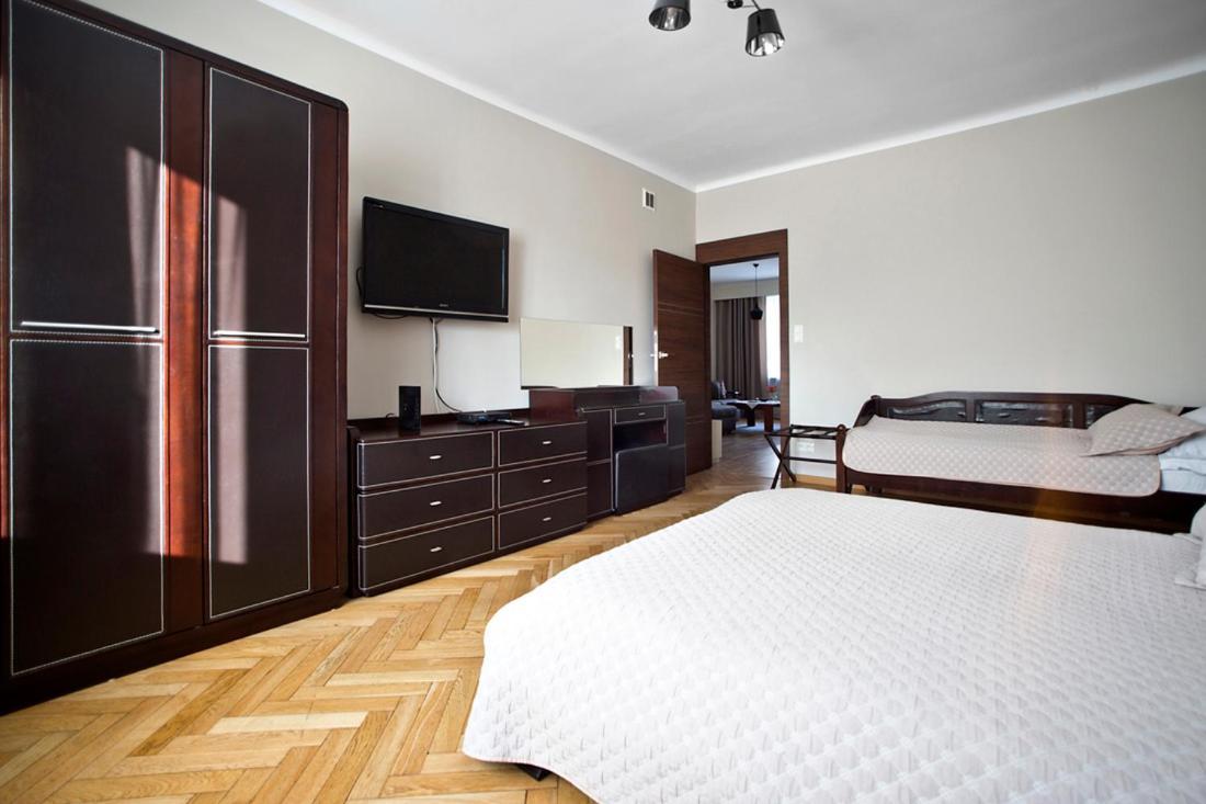 Niepodleglosci Serviced Apartments Varsavia Esterno foto
