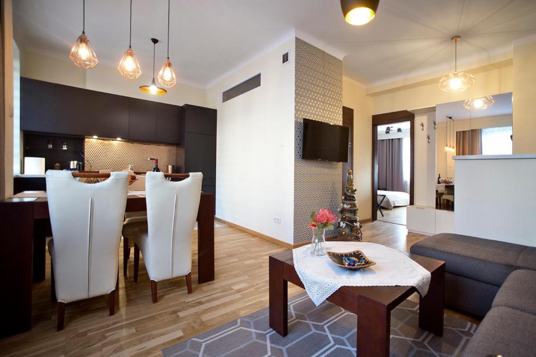 Niepodleglosci Serviced Apartments Varsavia Esterno foto